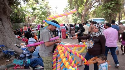  رواد حديقة الحيوان: 