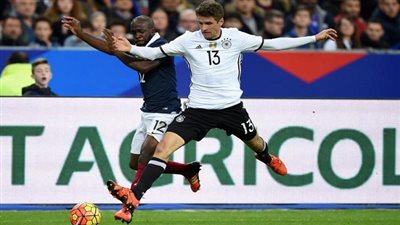 الماكينات الألمانية تسعى لافتراس ديوك فرنسا في 