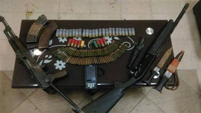 ضبط شخصين بحوزتهما 4 قطع أسلحة نارية و11 طلقة في بنها