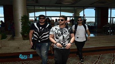 بالصور.. محمد رشاد يصل شرم الشيخ استعدادًا لحفلته غدًا