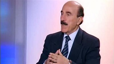 باحث: أوراق أمريكا تسقط في سوريا