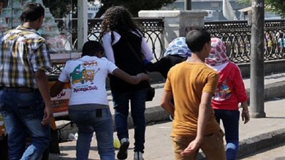 بالفيديو.. متطوعون ينظمون حملات توعية لمواجهة التحرش بالشوارع