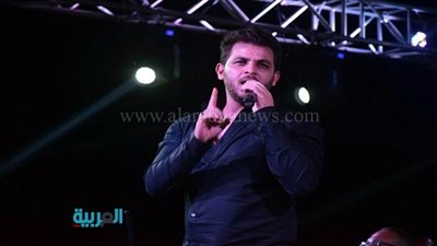 بالصور.. محمد رشاد يشعل حفل 