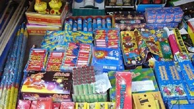 ضبط مخزن تديره سيدة وبداخله 300 ألف قطع ألعاب نارية بالموسكي 