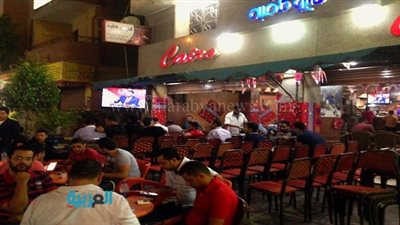 استعدادات ماقبل مبارة الزمالك والأهلي بمقاهي القاهرة