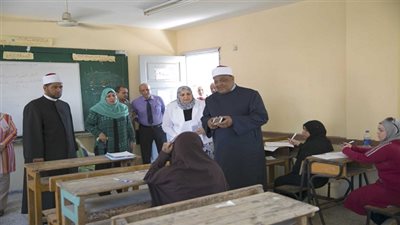 وكيل الأزهر: عقاب فوري لمن يحمل الهاتف داخل اللجان 