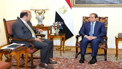 السيسي يبحث مع وزير التموين توفير السلع الأساسية للمواطنين