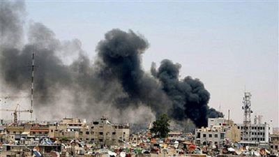 مصرع وإصابة 15 سوريًا في ضربة جوية في ريف حمص