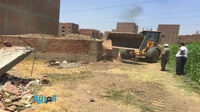 بالصور.. حملة إزالة التعديات بشرق شبرا الخيمة 