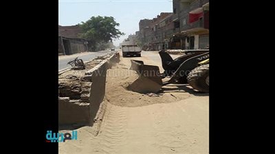 بالصور.. ‏حملة لرفع الأتربة ومتابعة أعمال الرصف بالقناطر الخيرية‏