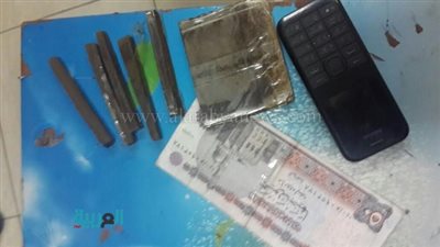 بالصور.. ضبط عاطل بحوزته 6 قطع حشيش في 