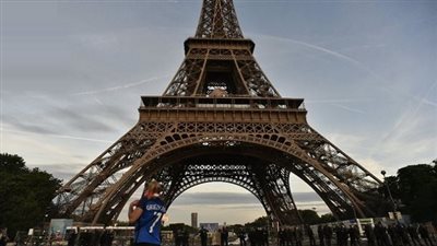 فتح برج إيفل من جديد عقب انتهاء 