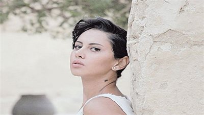 ياسمين رئيس تنشر صورة جريئة مع زوجها على 