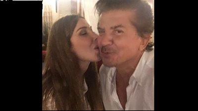 بالصور.. قبلة نانسي عجرم لوليد توفيق تشعل 