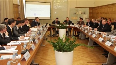 التعاون الدولي: نستفيد من 