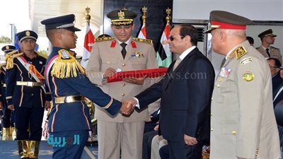 السيسي يشهد حفل تخريج الدفعتين 67 بحرية و44 دفاع جوي.. و