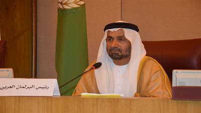 رئيس البرلمان العربي يتوجه لدبي بعد إنهاء جولته بالقاهرة