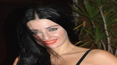 حكمدار القاهرة يُؤمّن وصول صافيناز لسينما مترو بالتحرير