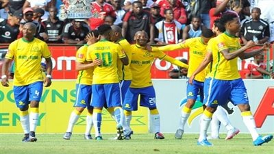 صن داونز يخوض مرانه على ملعب الدفاع الجوي استعدادًا للزمالك