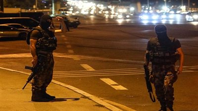 إطلاق رصاص متبادل بميدان التقسيم بين الجيش ومكافحة الشغب