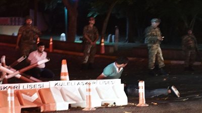 قوات الجيش تسيطر على الحكم في تركيا 