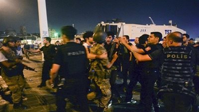 بالفيديو.. خبير: العرب تبنوا موقف المشاهد من أحداث تركيا