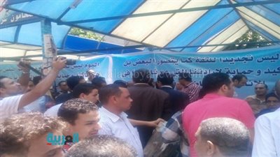 بالفيديو.. مشادات وضرب بين المحامين والصحفيين في 