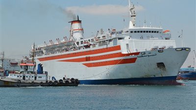 وصول 300 سيارة لميناء بورتوفيق.. ومغادرة 1509 ركاب لسفاجا