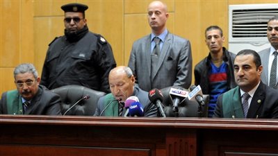 تأجيل إعادة محاكمة 4 متهمين في 