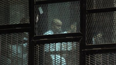 تأجيل إعادة محاكمة 104 متهمين في 