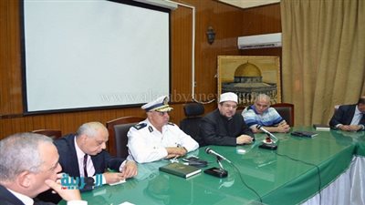 بالصور.. وزير الأوقاف يبحث إنهاء أعمال 