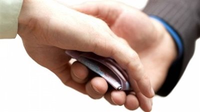 القبض على موظفين تلقيا رشوة بديوان عام محافظة القاهرة