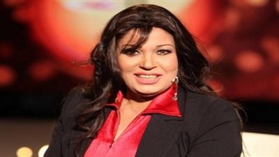 فيفي عبده مهنئة أحلام على الكليب الجديد: 