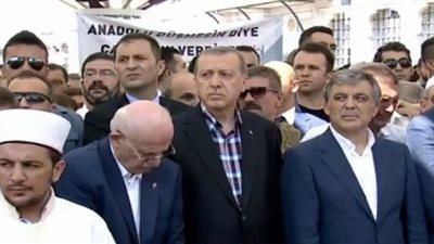 أردوغان يشارك في تشييع جنازة ضحايا محاولة الانقلاب 