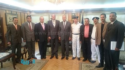 الداخلية تكرم 5 ضباط لضبطهم شبكة تمرير مكالمات دولية 