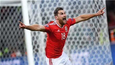  الأهلي يقترب من ضم مهاجم ويلز