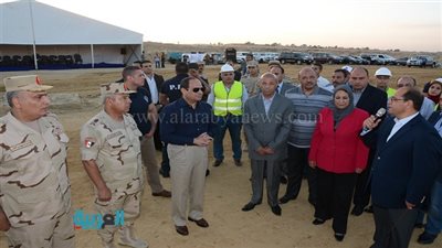 بالصور.. السيسي يتفقد مشروع الاسمرات فجر اليوم 