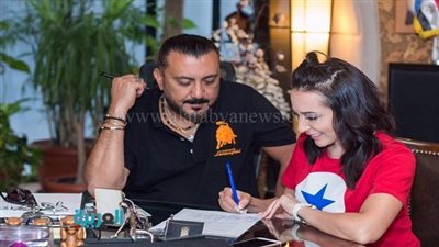 بالصور.. نصر محروس يتعاقد مع 