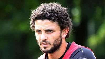 بالفيديو.. حسام غالي ونجوم الأهلي في عزاء طارق سليم