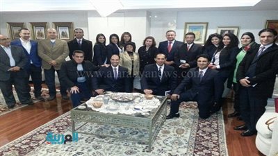 بالصور.. سفير مصر بأستراليا يكرم وفد 