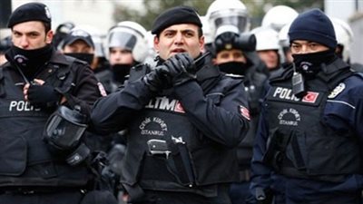 السلطات التركية تعتقل قائد 