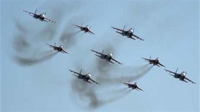 الطائرات الحربية ترسم كلمة مصر بحفل تخرج الكلية الجوية