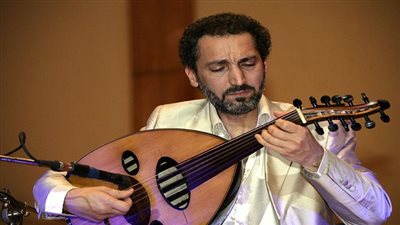 عازف العود 