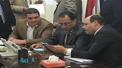 وزير الإسكان يوافق على تنفيذ مشروع الصرف الصحي بـ