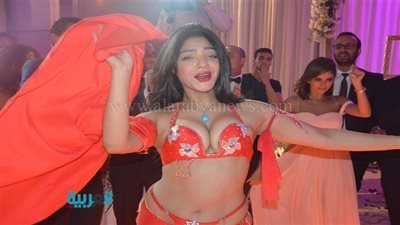 بالصور.. صوفيا شاهين تشعل أحد الأفراح بـ