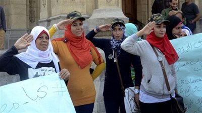 أستاذ علم اجتماع: تجنيد 