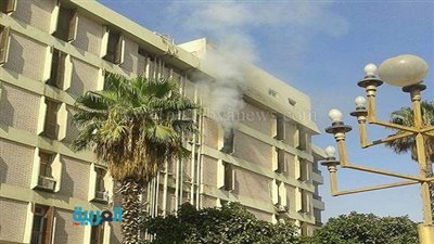 بالصور.. السيطرة على حريق محدود بمستشفى الحسين