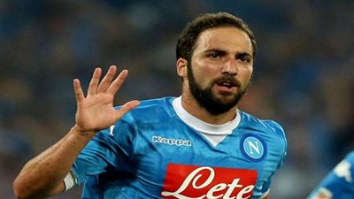 نابولي يتهرب من عرض أتلتيكو لضم هيجواين