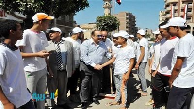 بالصور.. محافظ القليوبية يشارك في مبادرة حلوة يا بلدي 