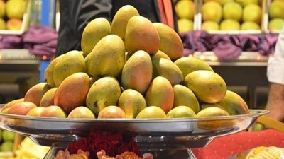 تباين أسعار المانجو بسوق العبور اليوم